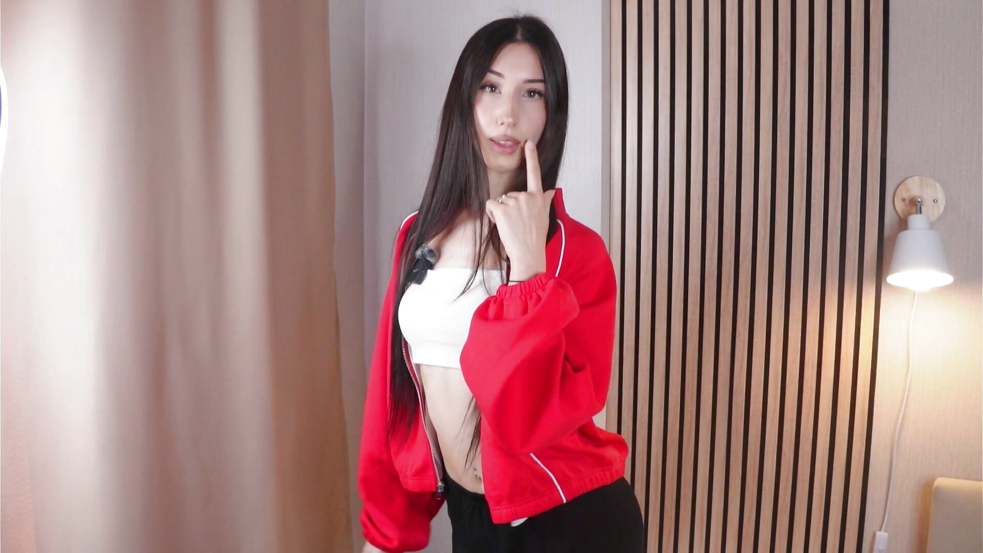 My cute dance for you – video af MiraNoxie cam-model
