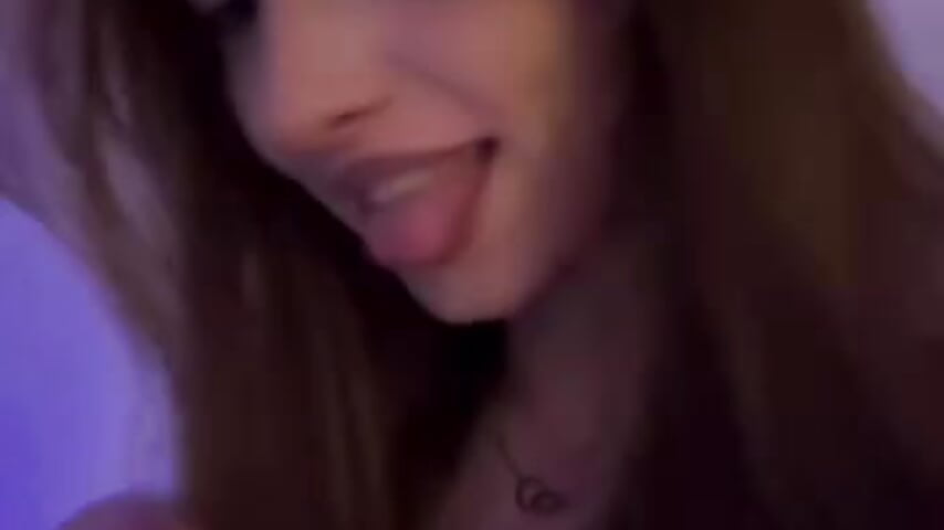 😘 - clip cu WillaVeile model videochat