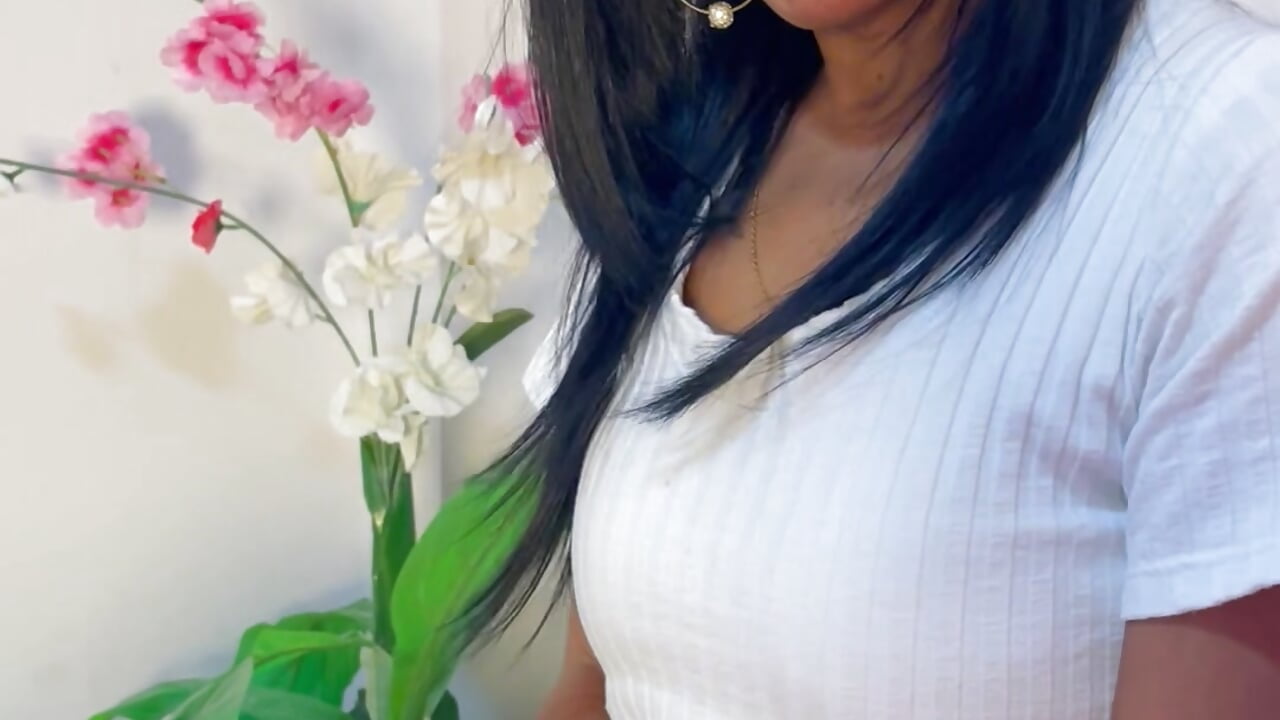 profile-intro-video-1786487390 - video by Sasha_brown52 cam model