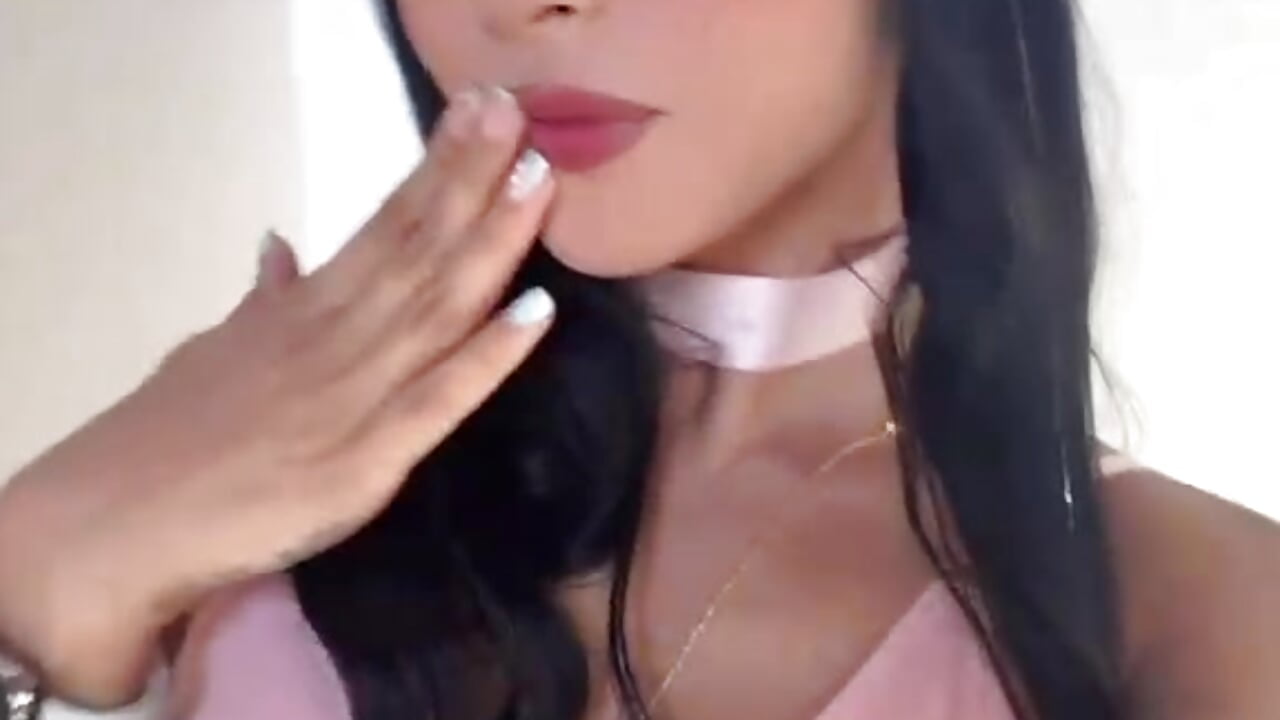 Intro - video van MoonX_X cam-model
