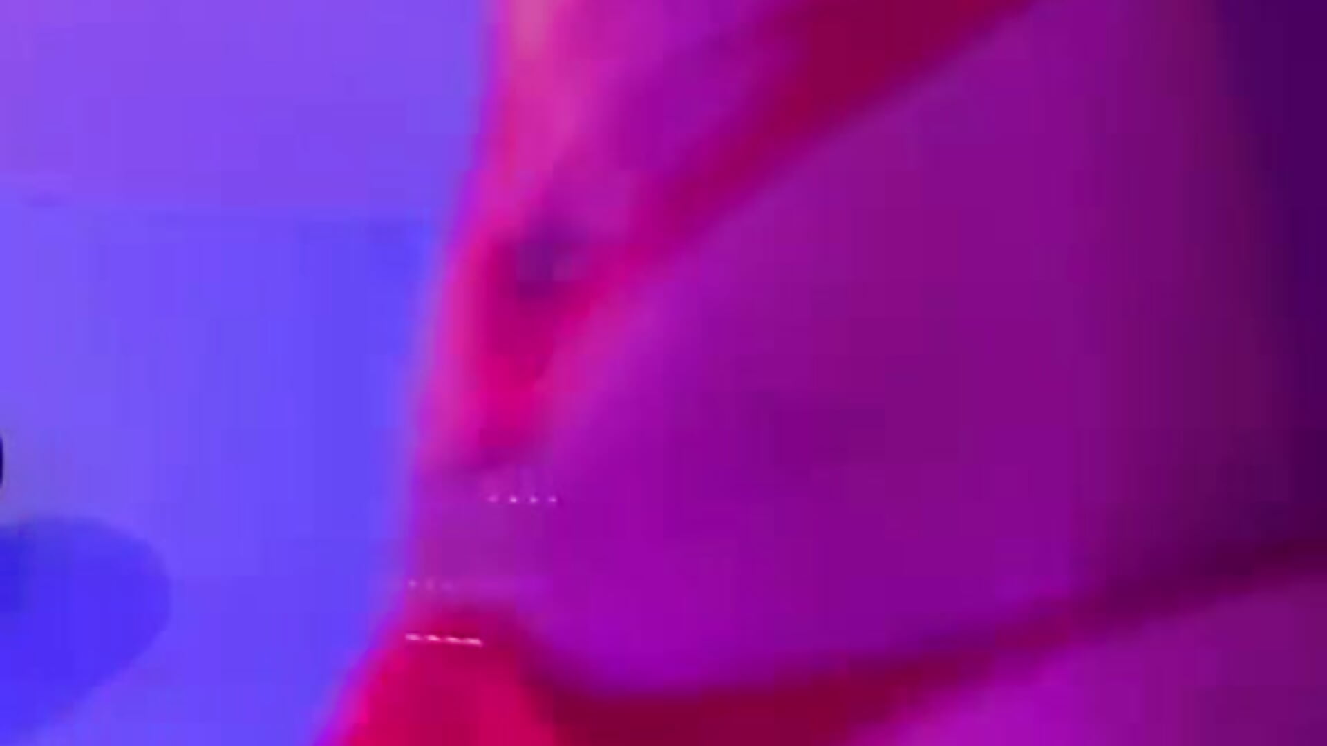 😈