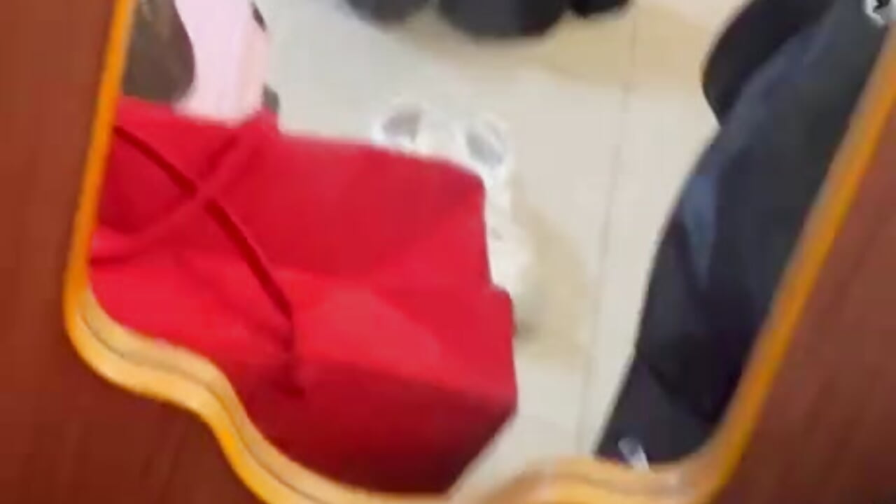 Feeling pretty, playful, and dangerously tempting tonight. 😈 - video của người mẫu cam Aelora69