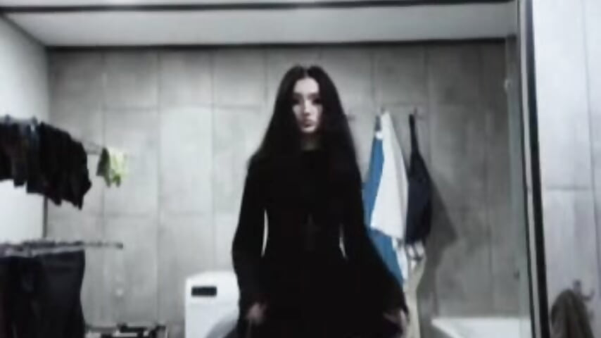 My first video here – video modela na kameri RobbynFlorea