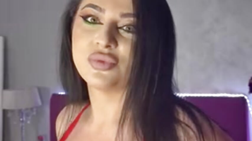 A little tease never hurt.😘 – video od webkamerové modelky SelenaVelvet