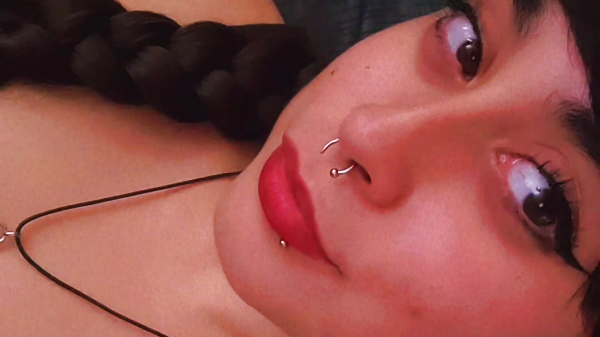 😘