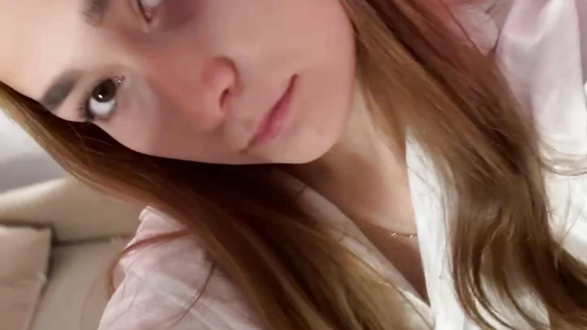 just making faces – video af meowy_ cam-model