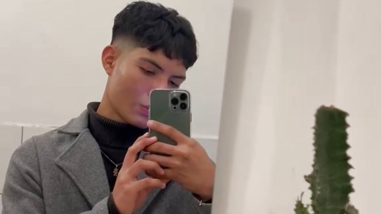 Welcome to my room - video by Evan_black_xxx