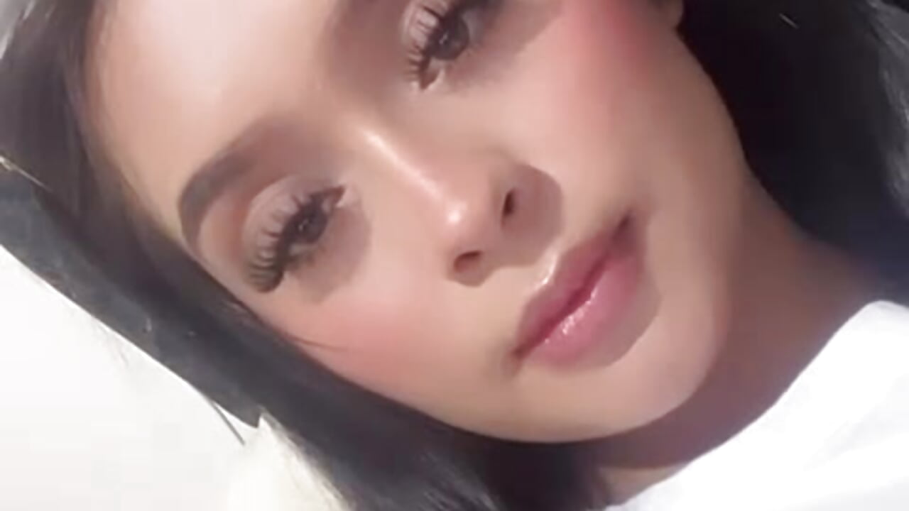 hello kisses - Vídeo de AmmySoft_, modelo de vídeos