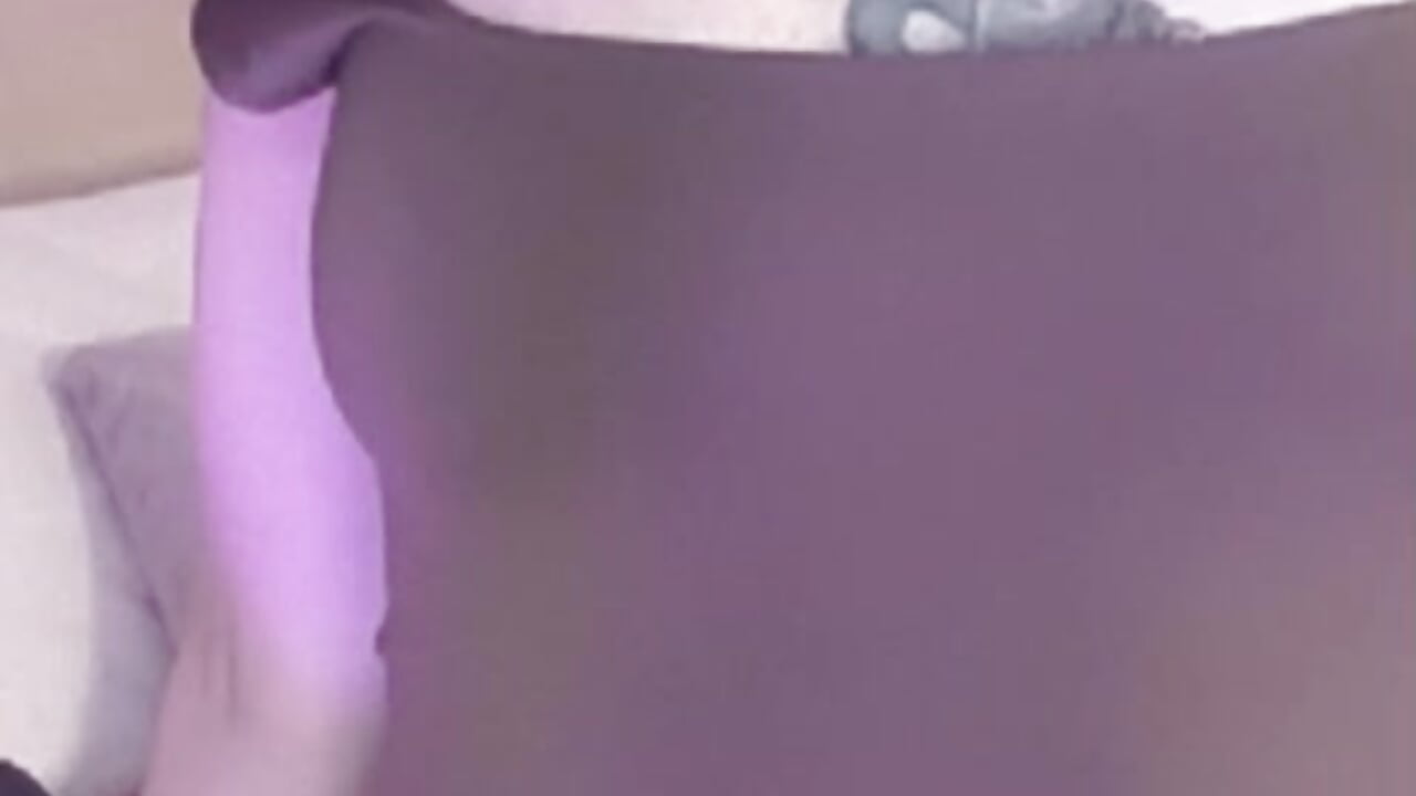 A Little More About Me  🫣 - vidéo du modèle de showcams Ahllana