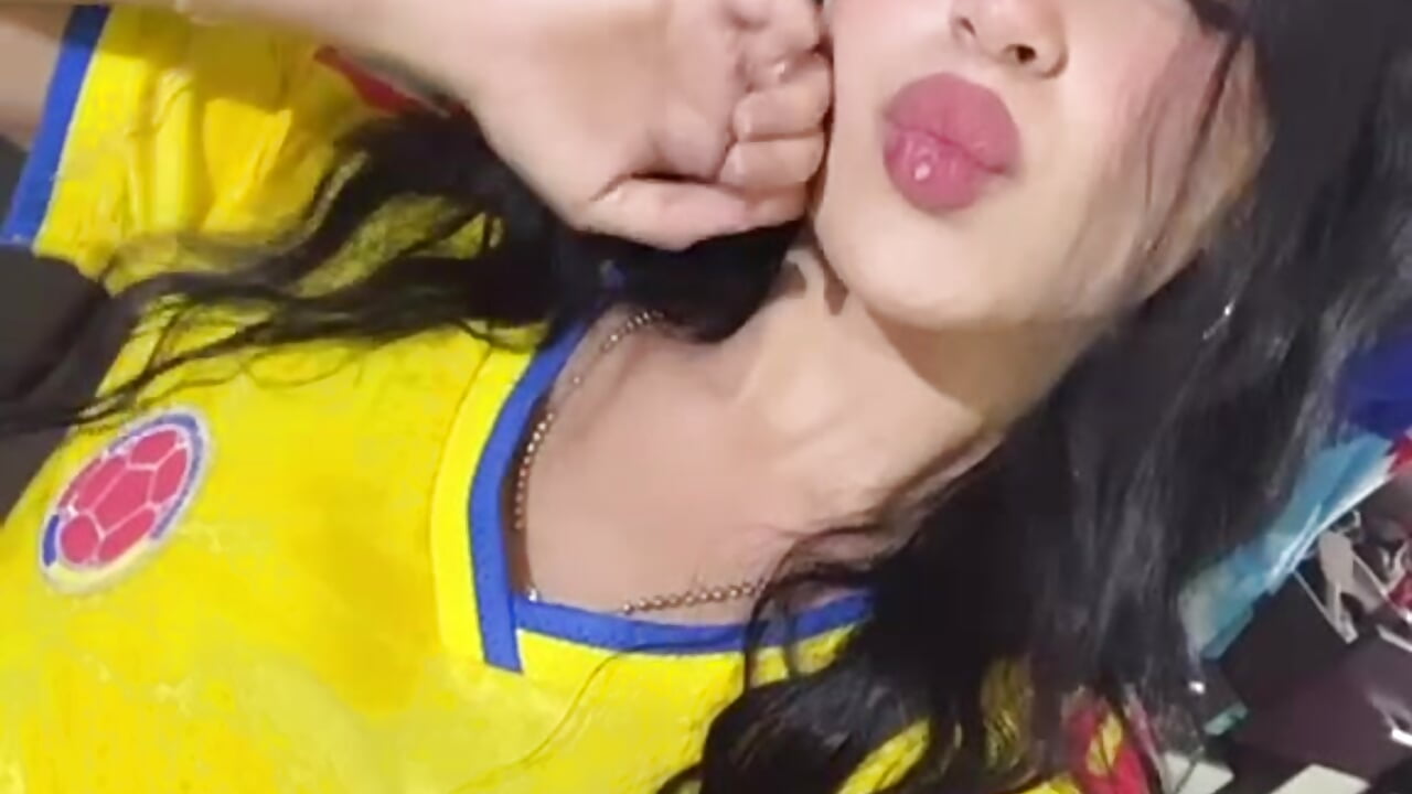 Kisses for you, my love - video oleh Viollet_Sinclair kamera model