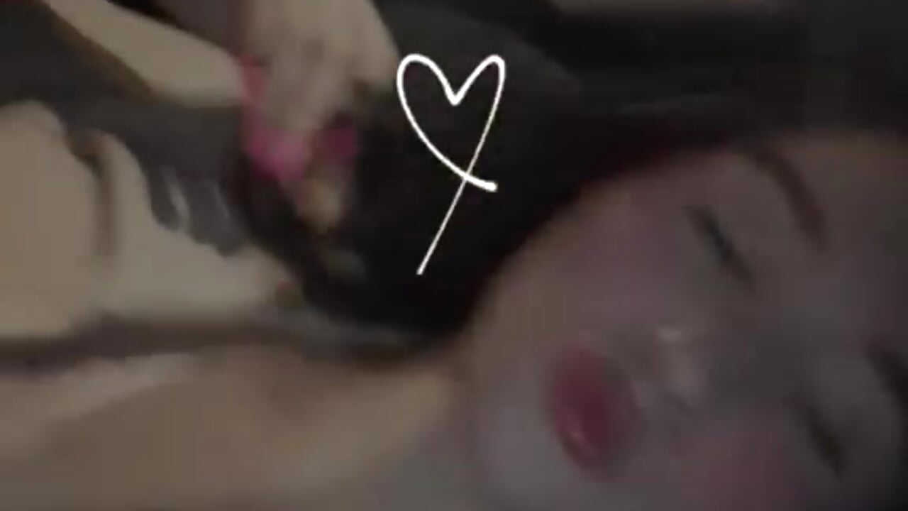 Hi! - video di littlemusee modella di cam