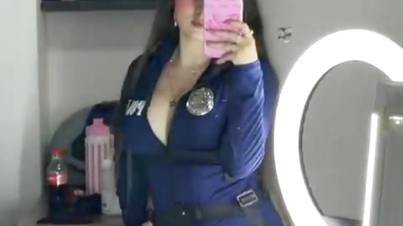 I'm the authority here. Have you been misbehaving? - video oleh littlemusee kamera model