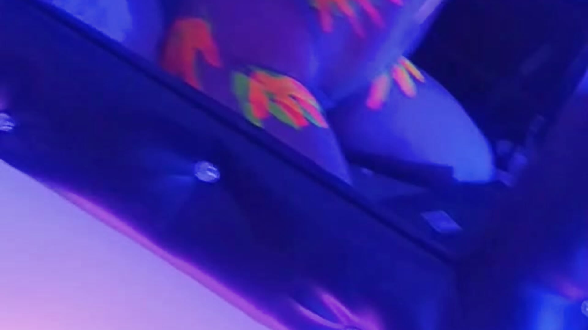 Neon Body 🎆 - video by aleja_conde25