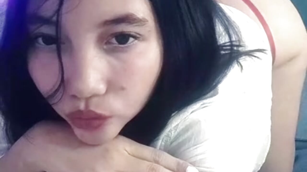 hi 🌸 — filmik Karla_babyy, modela(-lki) na kamerkach