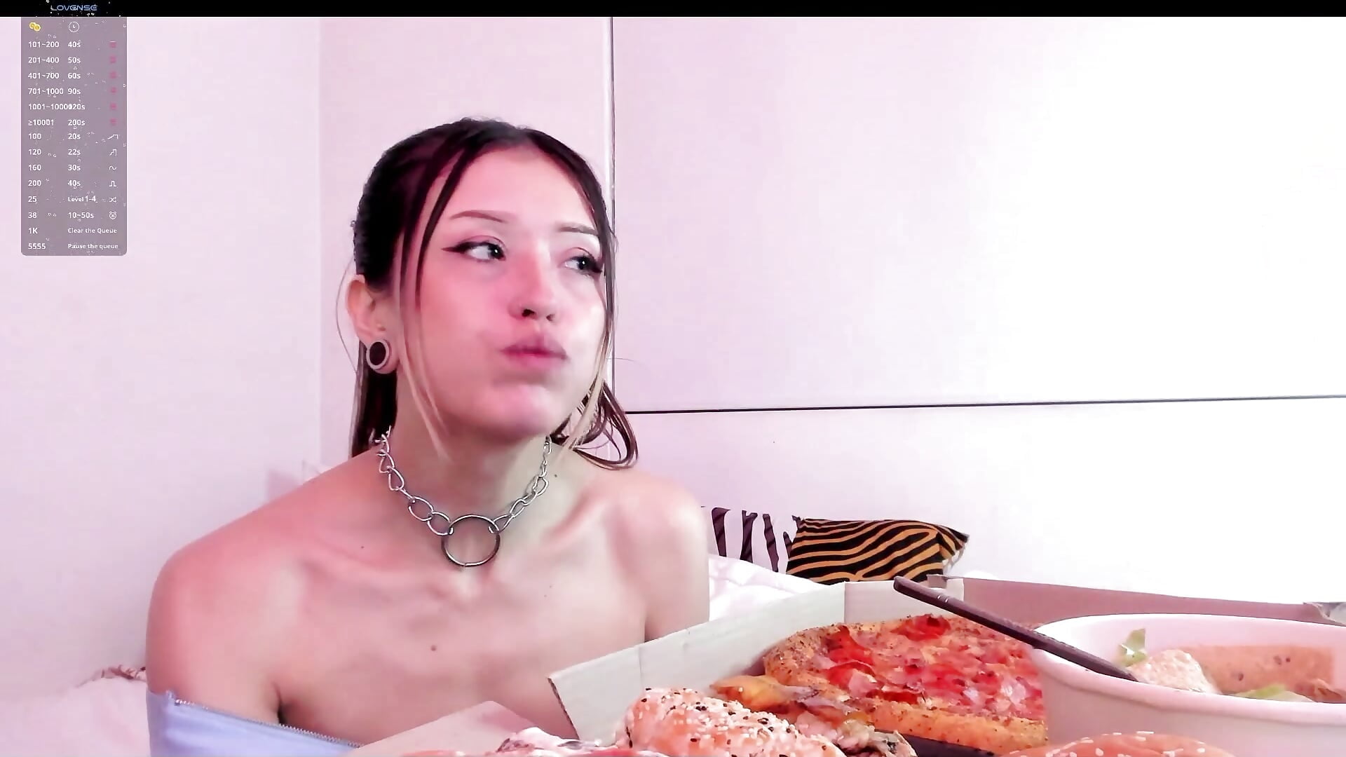 IVY ENJOY EATING - video by IIVY_LEE_ cam model