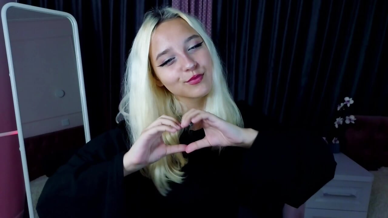 profile-intro-video-1787335155 - video by NenaBreiter cam model
