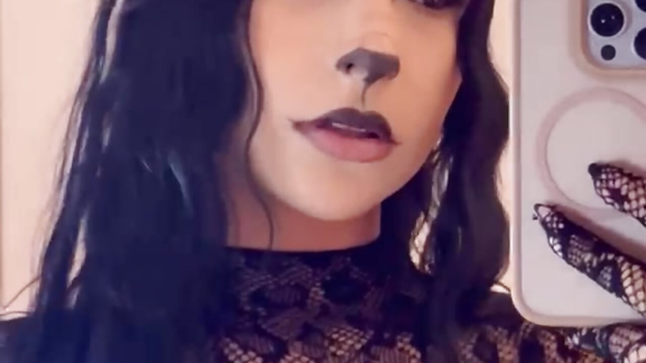 Nasty kitty – lexidoll_ videója