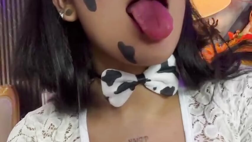 Spicy but sweet. 🌶️🍦－カメラキャストのKiraClayの動画