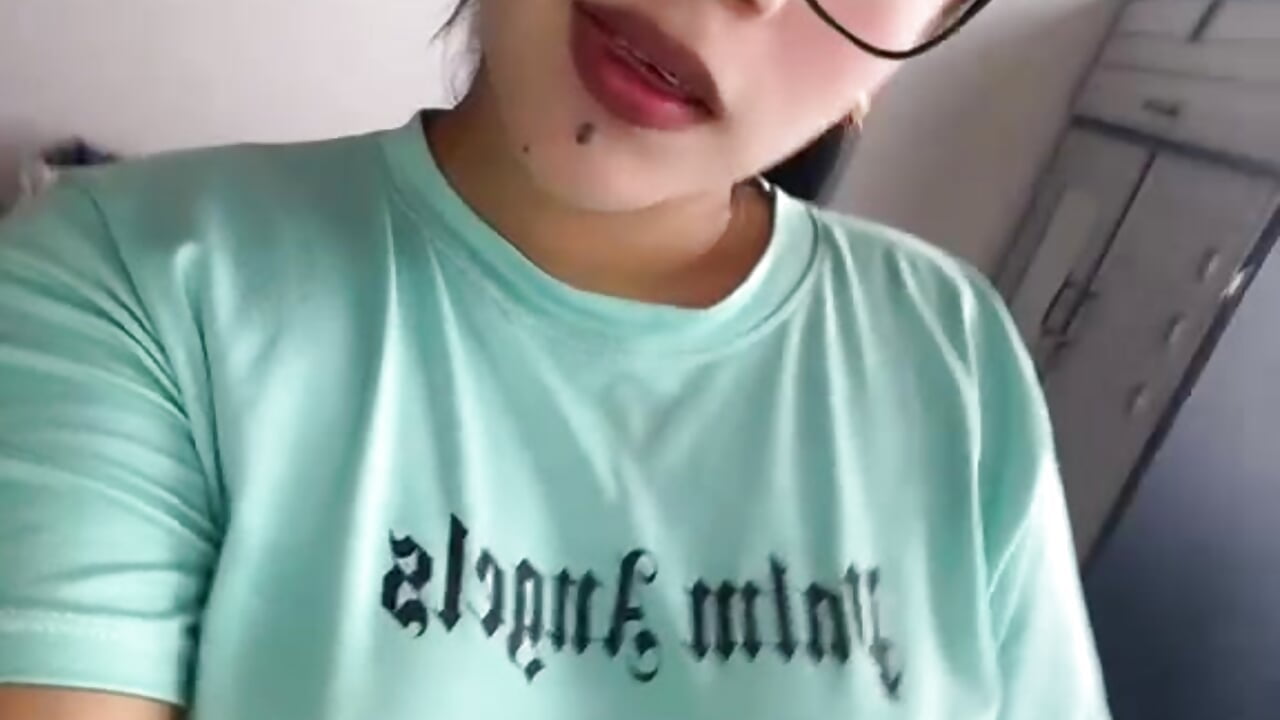 hello - video by Miiahot-