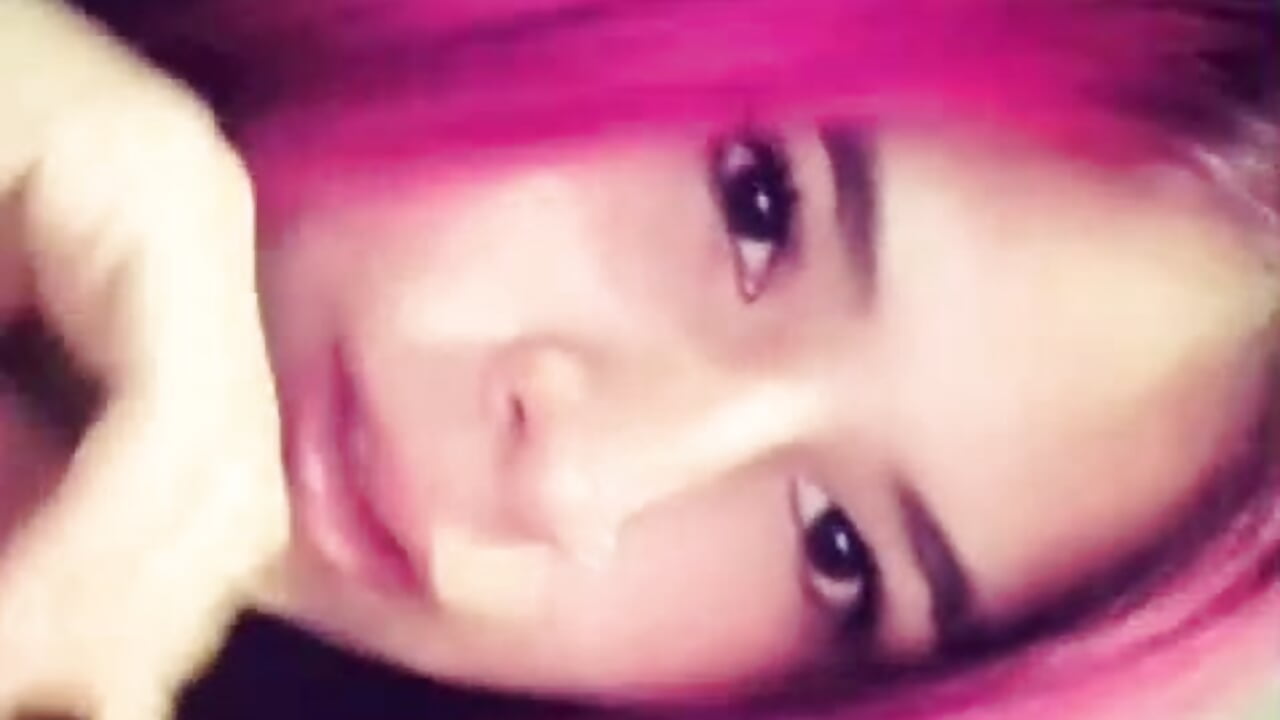 Hola Amor – video modela na kameri Sweety_Red