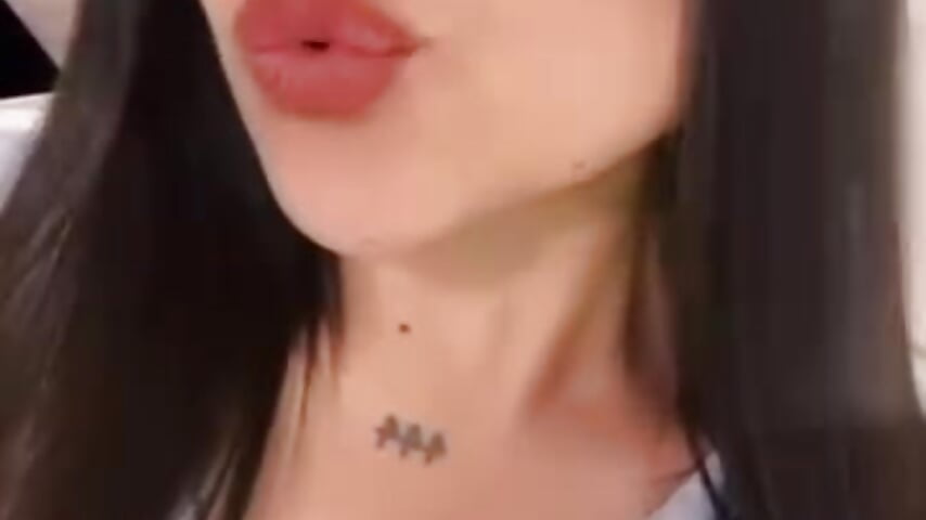kiss for you 💋 - vidéo du modèle de showcams SaraAldridge