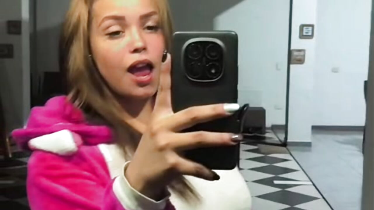 😝🥵😍 – video modela na kameri vella_sex_