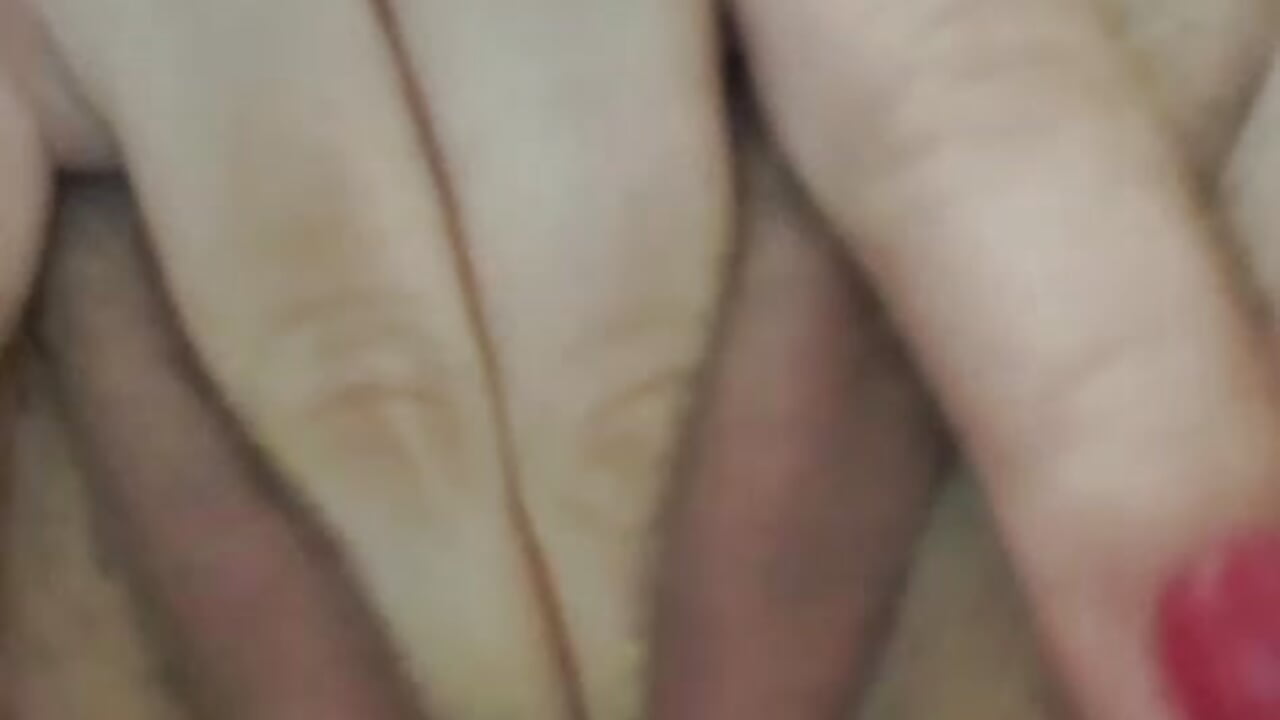 A little squirt for you 💦 - vidéo du modèle de showcams Sensual_Kiara