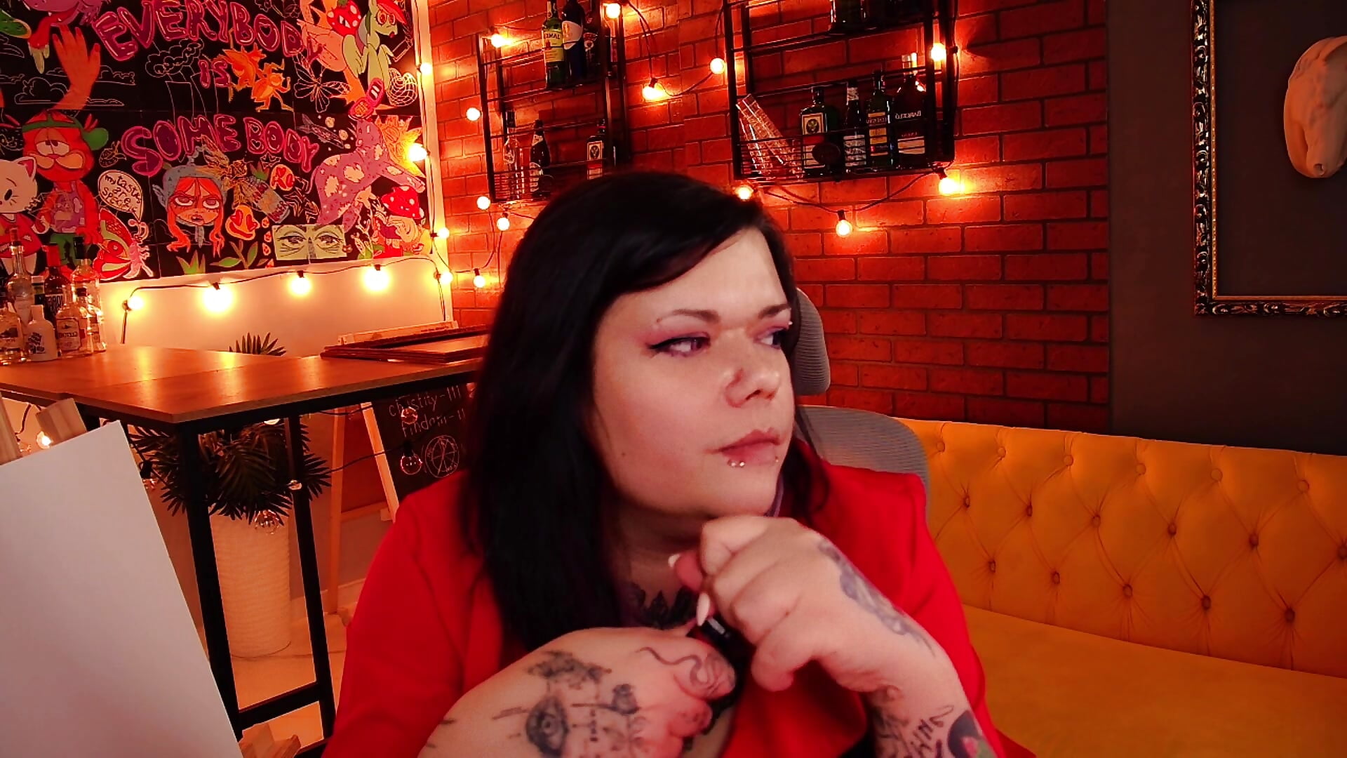 lips - video by CharliBlackwood cam model