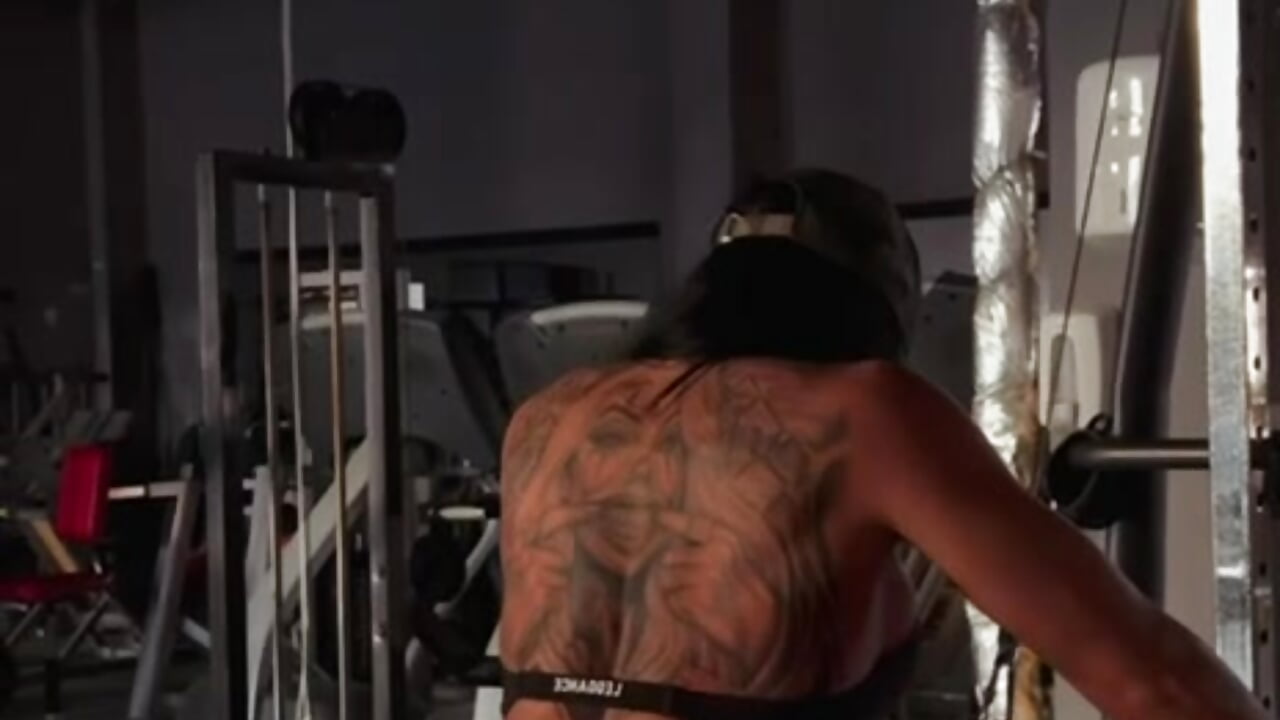 Gym Addiction - video av FlexaNoire cam model