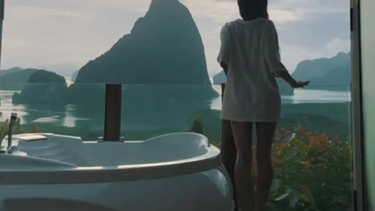 swimming pool - video của người mẫu cam waterdripping