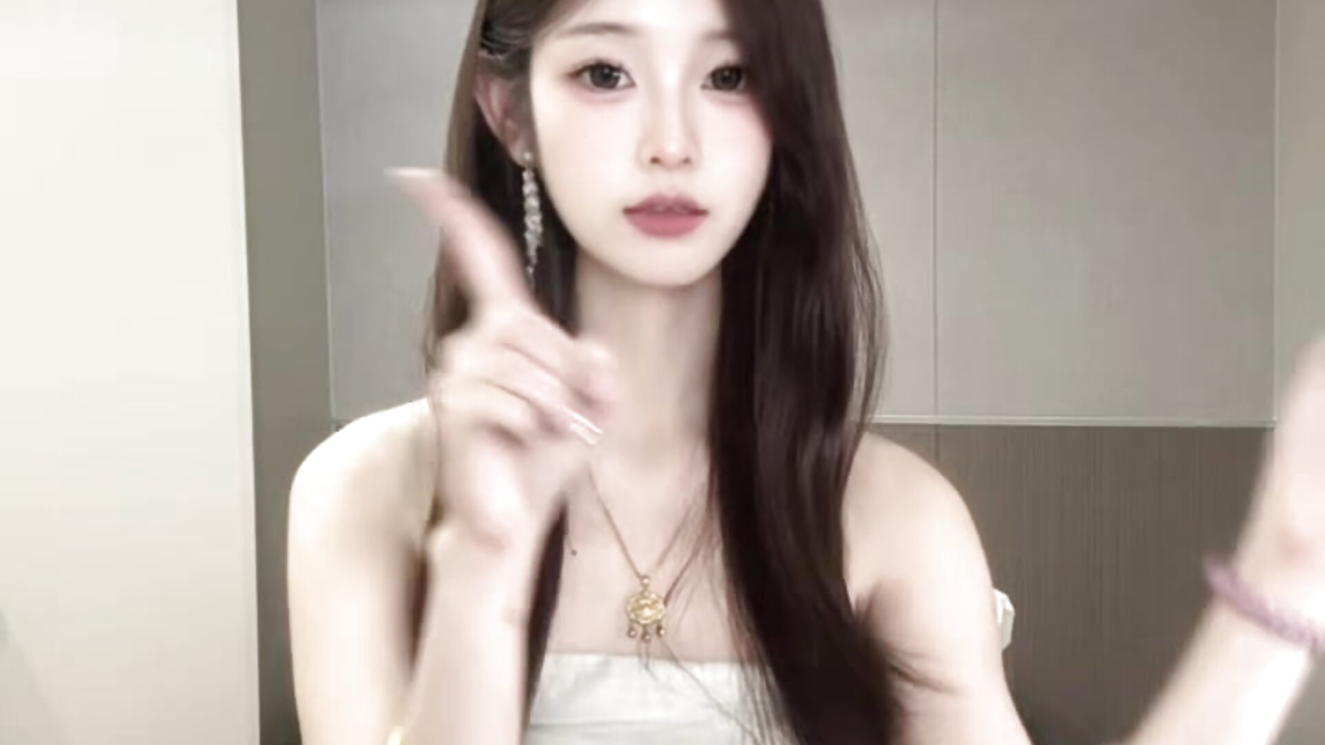 嘻嘻嘻 – video od xinxin-1010