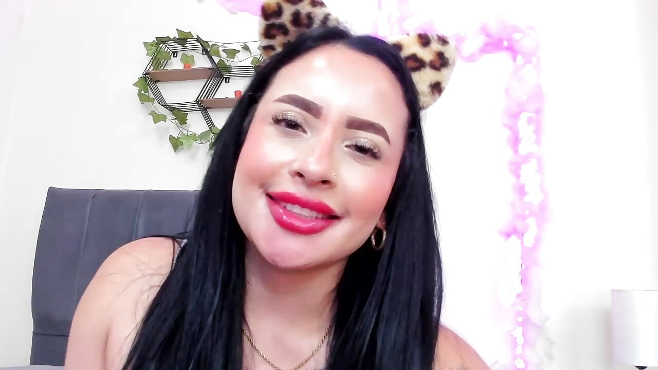 Too Hot to Hide 😈 - video của Lisagh_