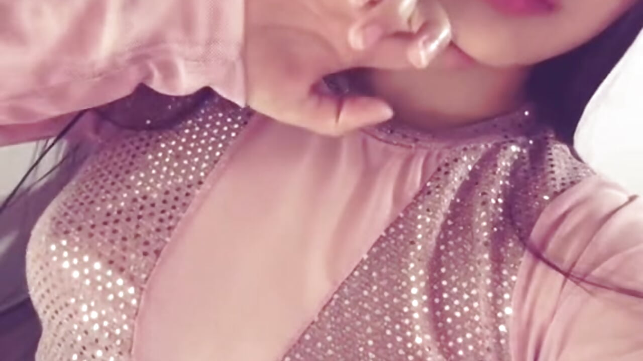 v1c044g50000d9ptl0vog65i1k5rpbb0 - video by Nina_hot57 cam model