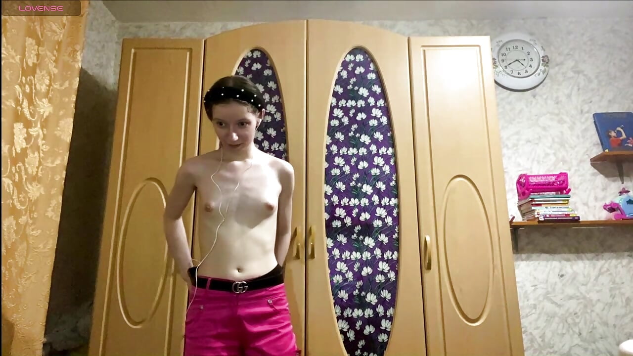 little topless dance - Vídeo de bambaIbii, modelo de vídeos