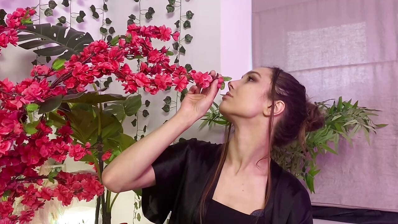 <3