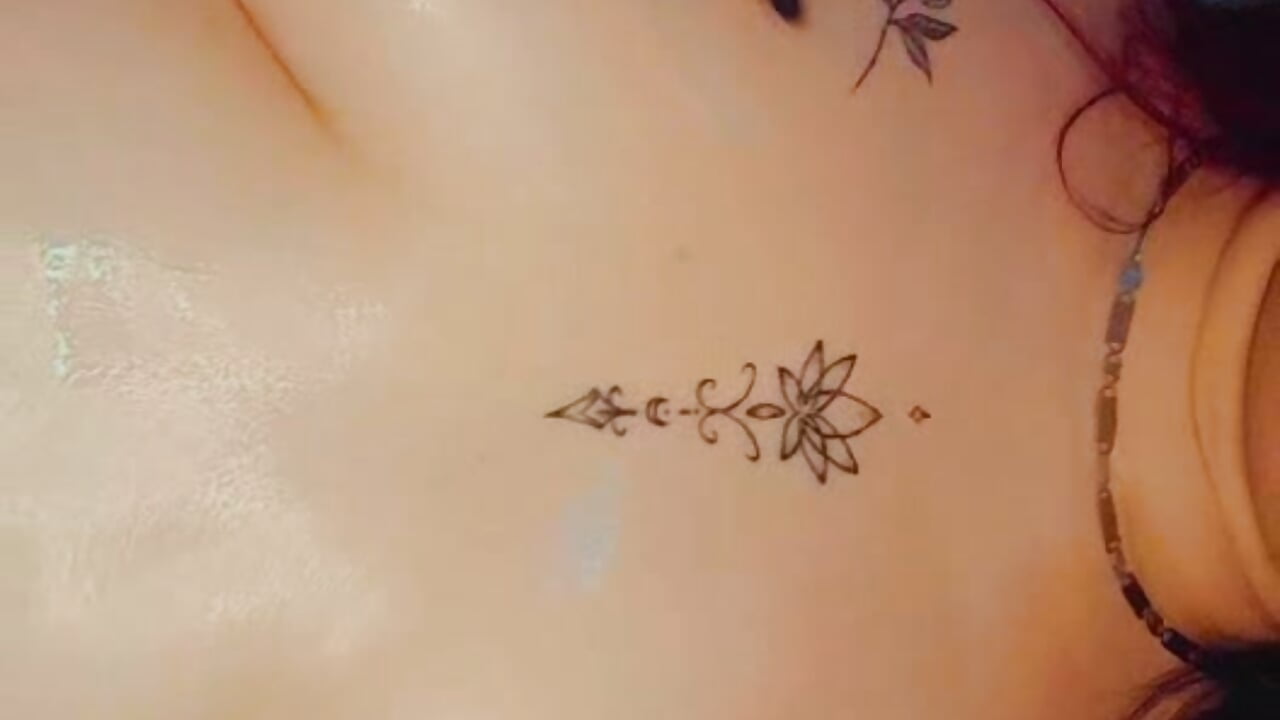 I masturbate with a dildo using my tits. - video av Latina_Curvy2 cam-modell