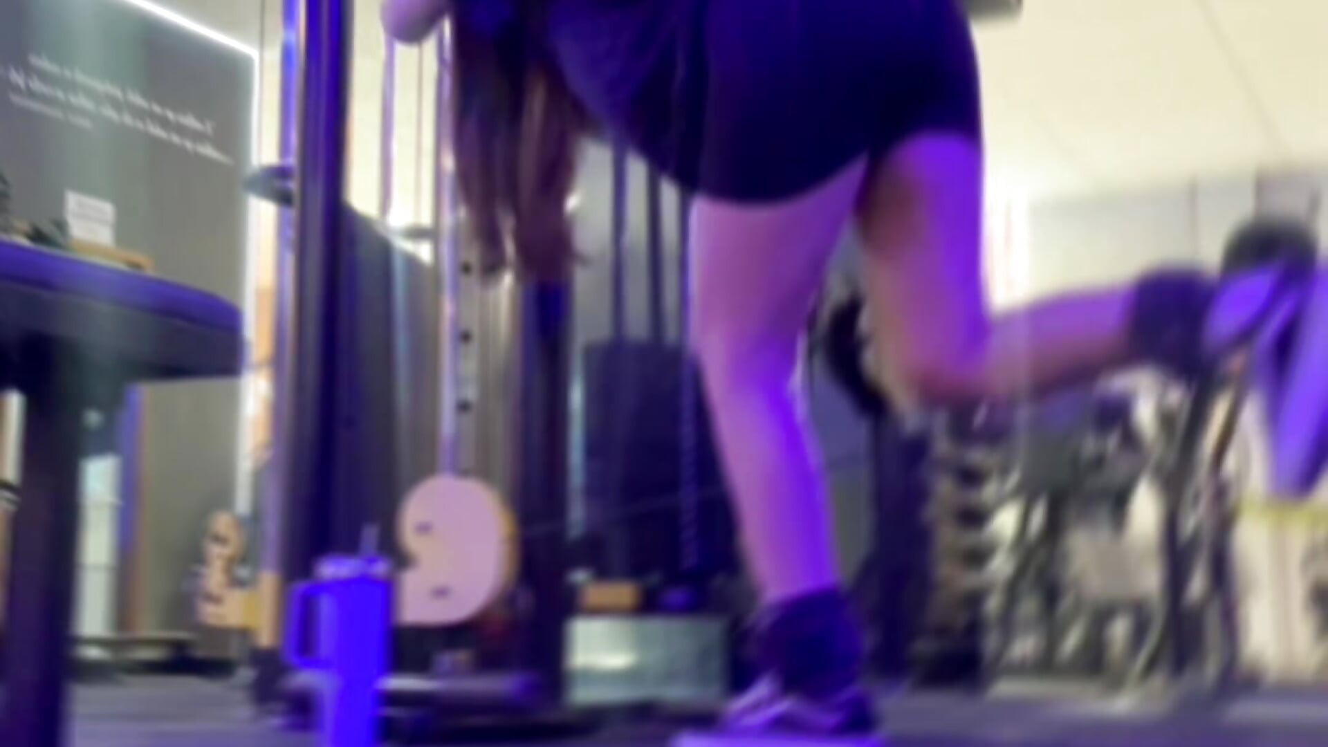 Gym - vídeo de la modelo de cam hotdonnabr