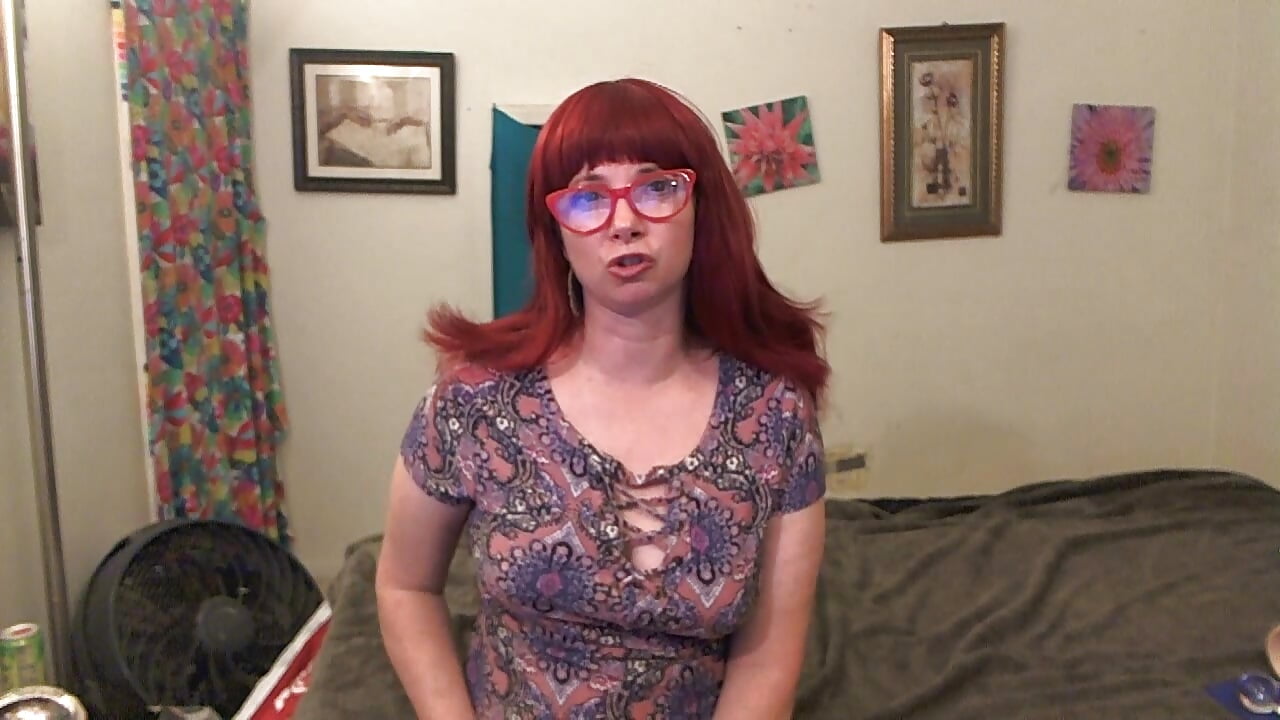 MATURE COUGAR SEDUCTION OF YOUNGER MAN ROLEPLAY - video by WOWMATURESARAH cam model