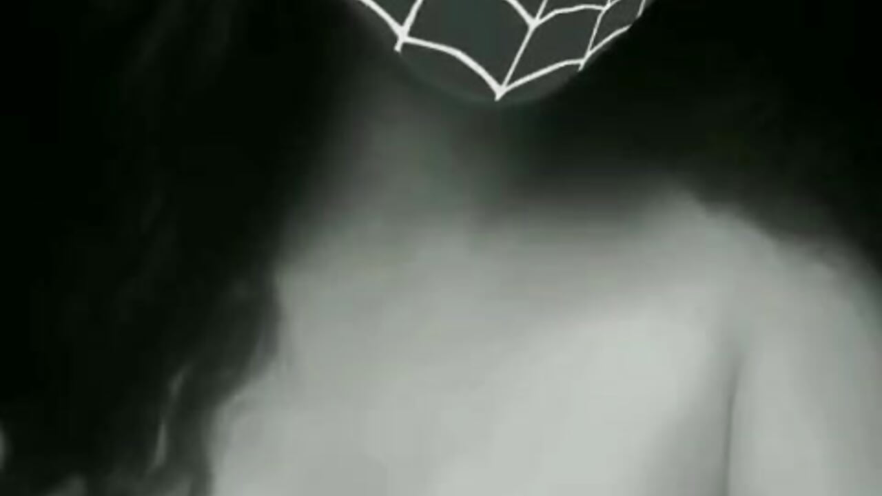 1000352994 - video by Cute_Pari321