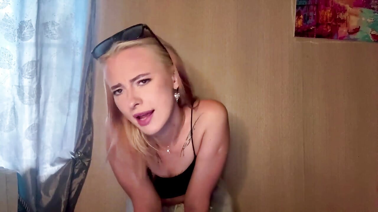 Welcome - video của người mẫu cam JaneePeressini