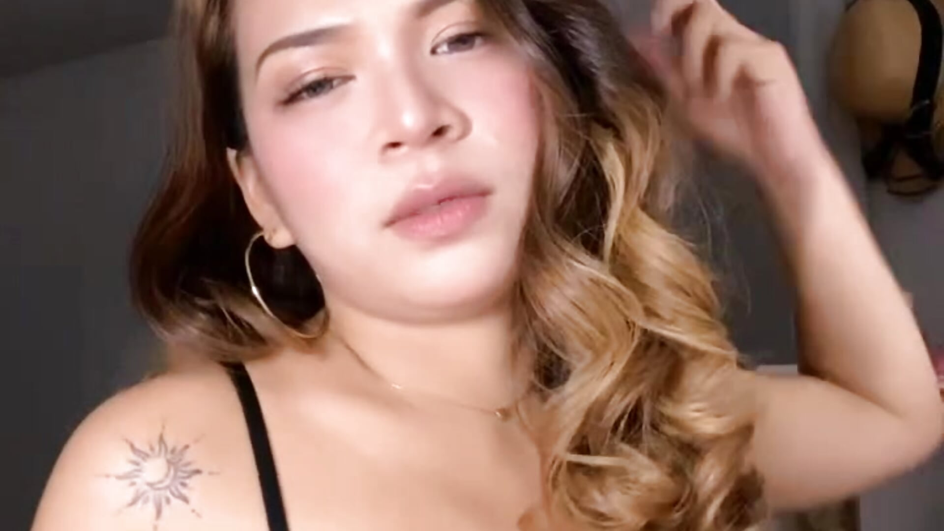 Blue - video của người mẫu cam VerdieThrockmorton