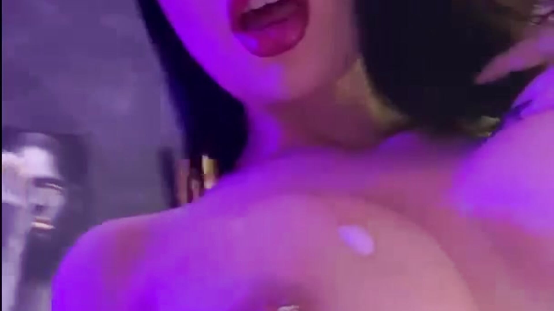 Dirty talk 👑 - video di SashaAiko modella di cam