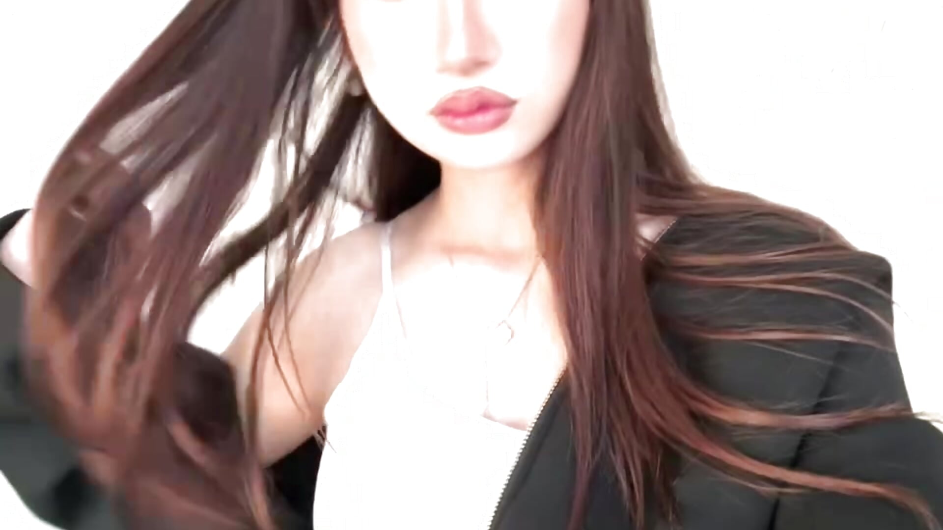 Lipsing - วิดีโอโดย CamiRyburn โมเดลแคม