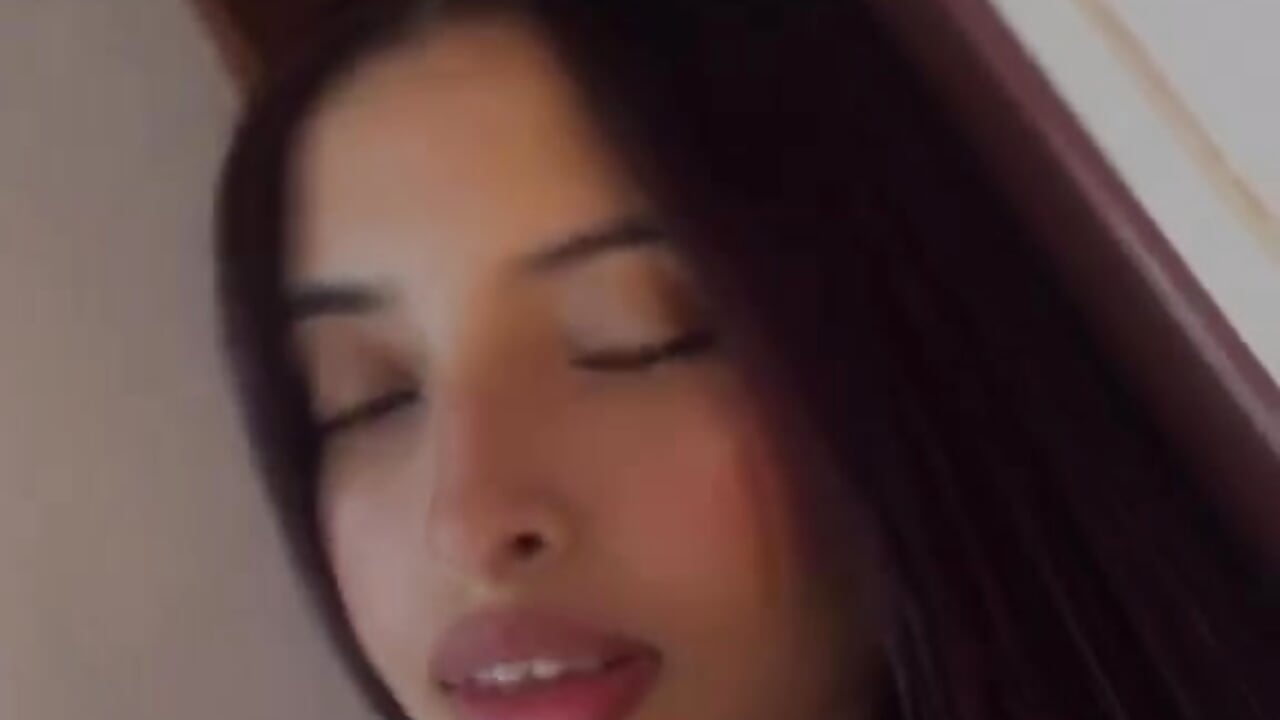 WhatsApp Video 2026-08-15 at 10,12,23 PM — filmik wolf_hot07, modela(-lki) na kamerkach
