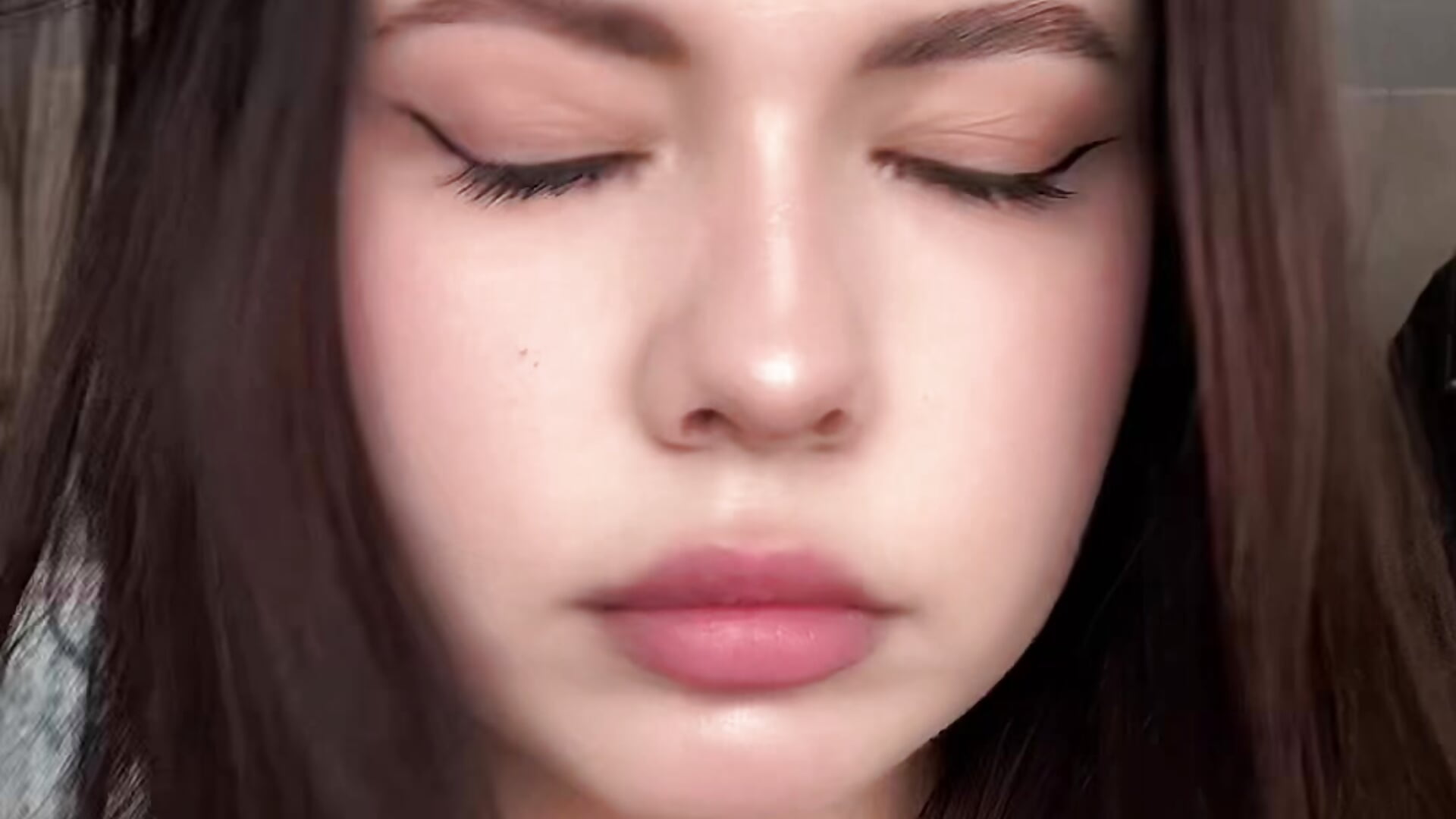:* - video di EdaAridas modella di cam