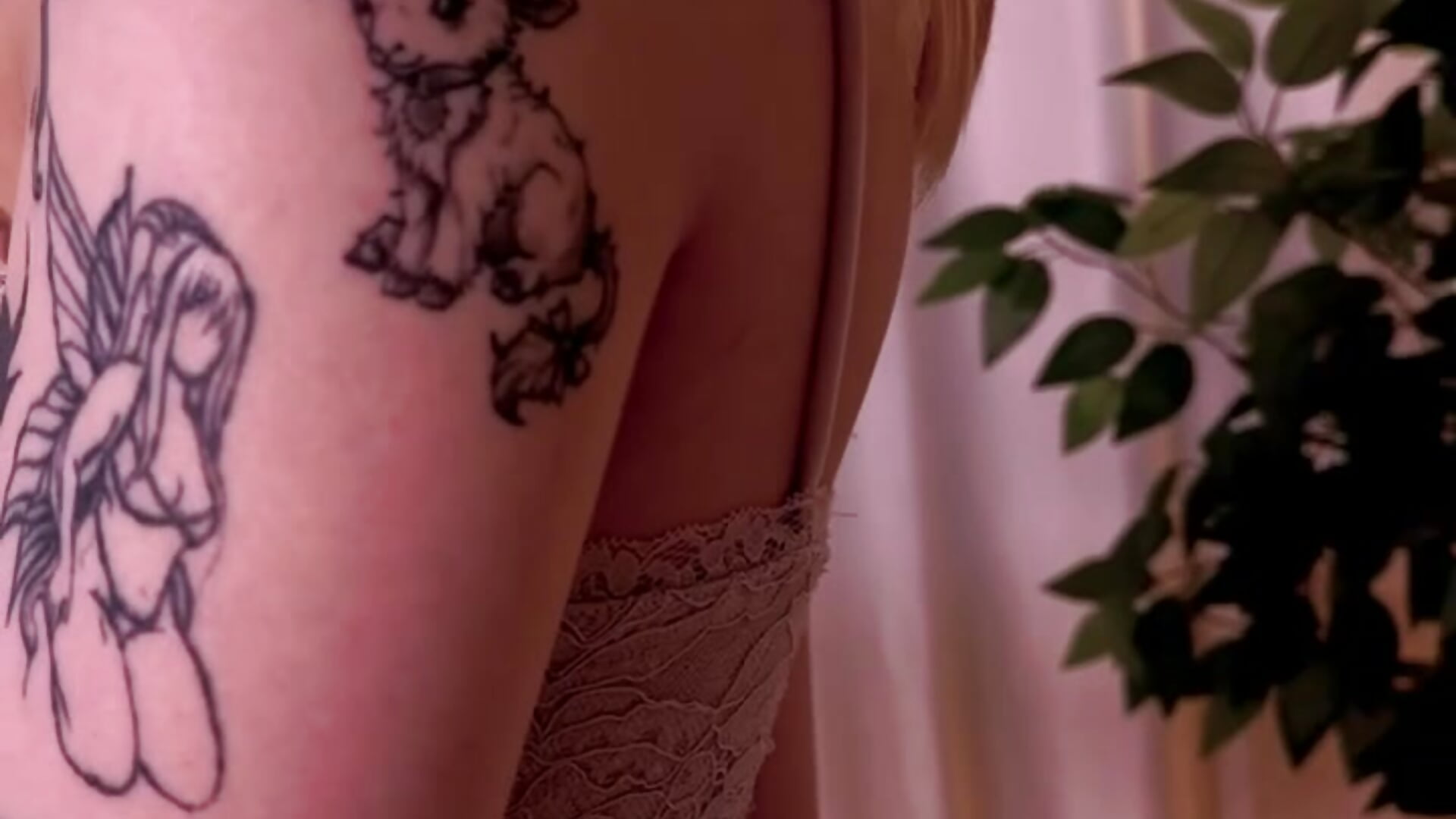 Shall I tell the story of my tattoos? 😍 - video di Wow_Grace modella di cam