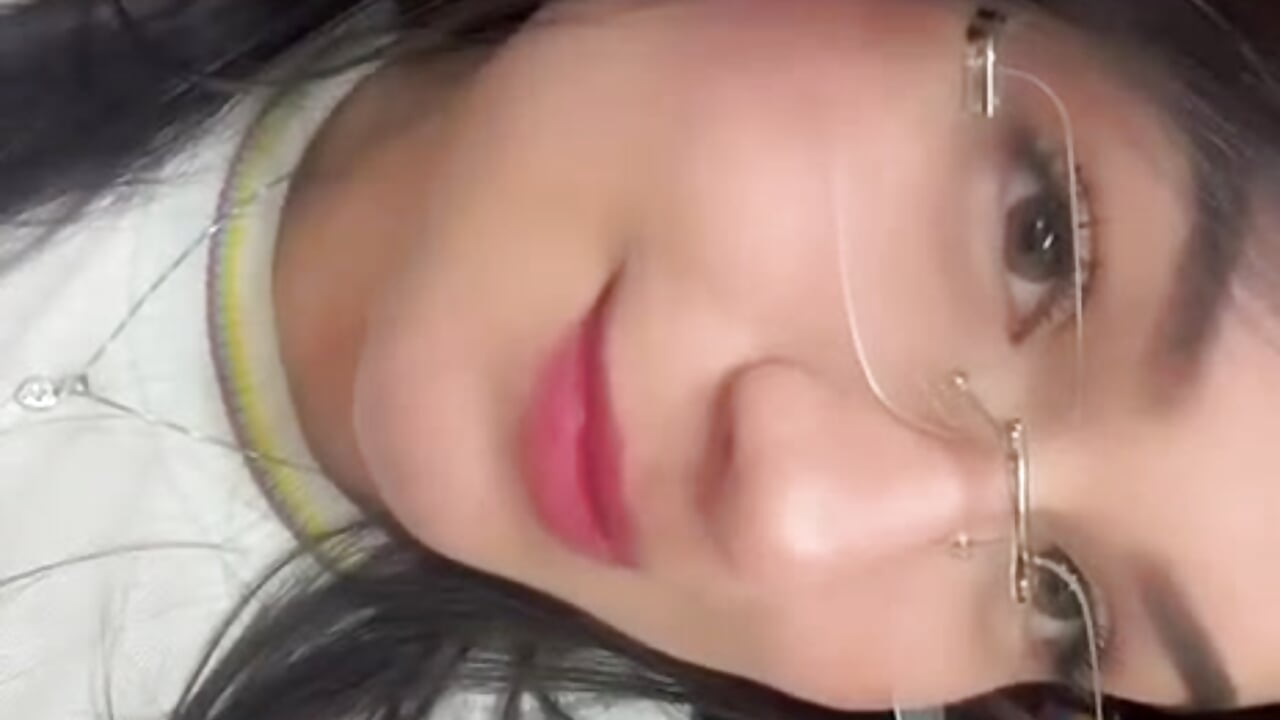 profile-intro-video-1787064974 - วิดีโอโดย kally_angel โมเดลแคม