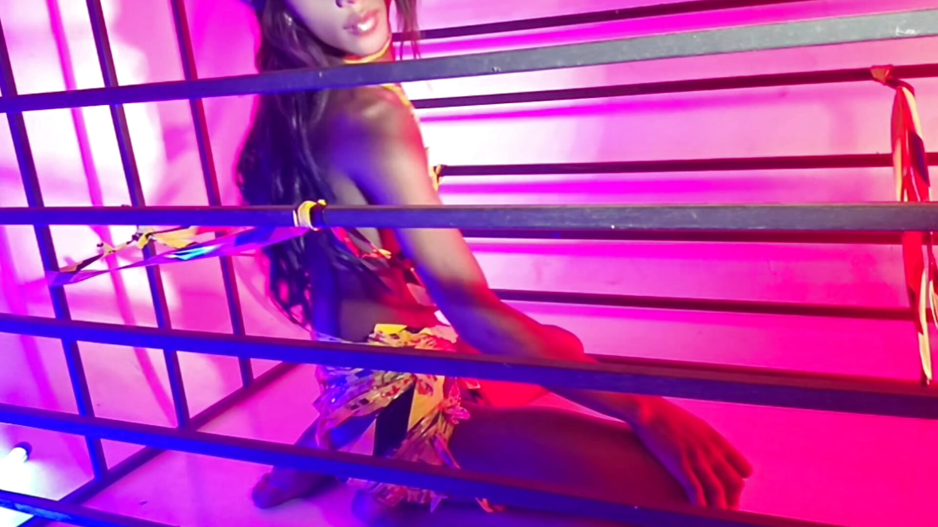 skin, and raw sensuality blend to ignite all your senses - video oleh ALONDRA-FARELO kamera model