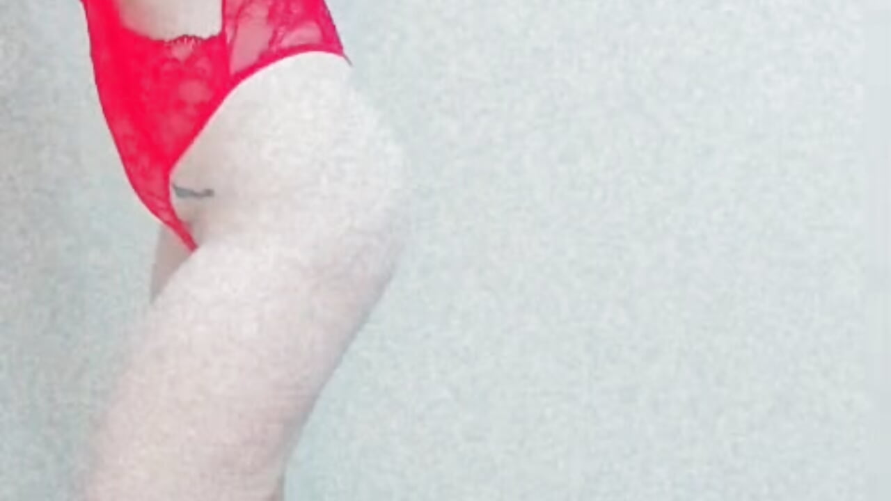 Don’t be shy… I promise the view is worth the risk.💋 - video by KrissyZara