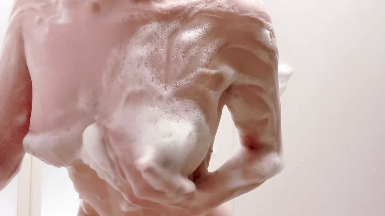 あわあわお風呂🛁🫧 最後泡流すよ🚿 — filmik _yuachan_, modela(-lki) na kamerkach